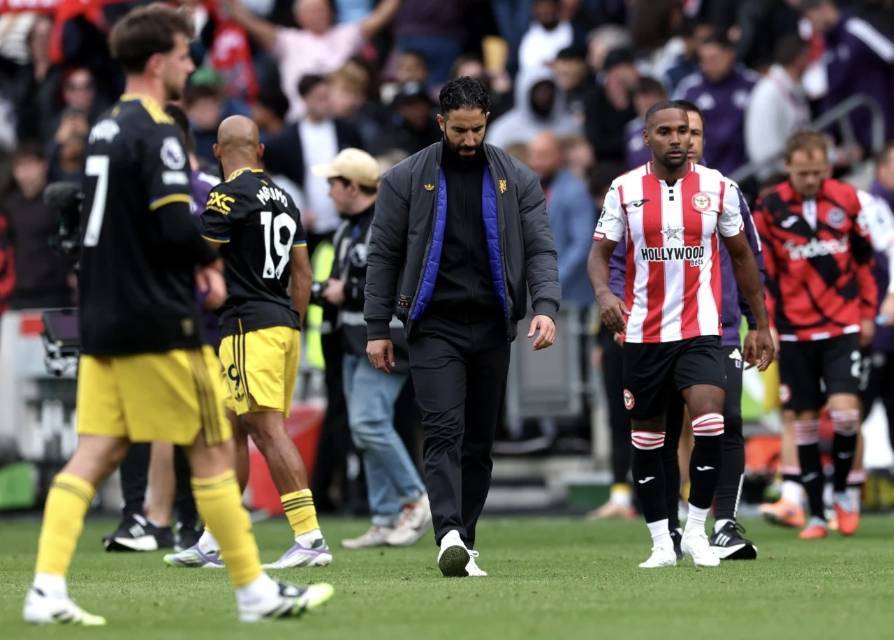 1比3惨败+1200万转会费省下？穆帅陷绝境本菲卡或换帅，曼联乐疯了？